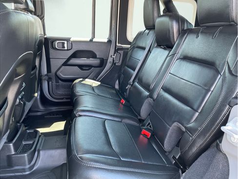 Used 2022 Jeep Wrangler Unlimited Sahara AWD/4WD image 14