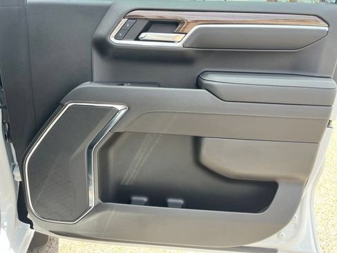 Used 2023 Chevrolet Silverado 1500 LT RWD image 28