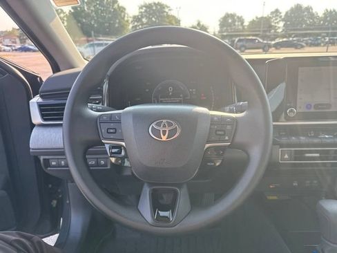 Used 2026 Toyota Camry LE FWD image 28