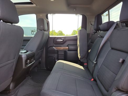 Used 2021 Chevrolet Silverado 1500 LT Trail Boss w/ Convenience Package II AWD/4WD image 11