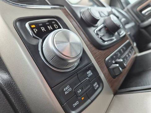 Used 2015 RAM 1500 Laramie w/ Convenience Group AWD/4WD image 18