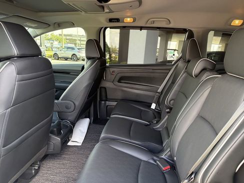 Used 2022 Honda Odyssey Elite image 14