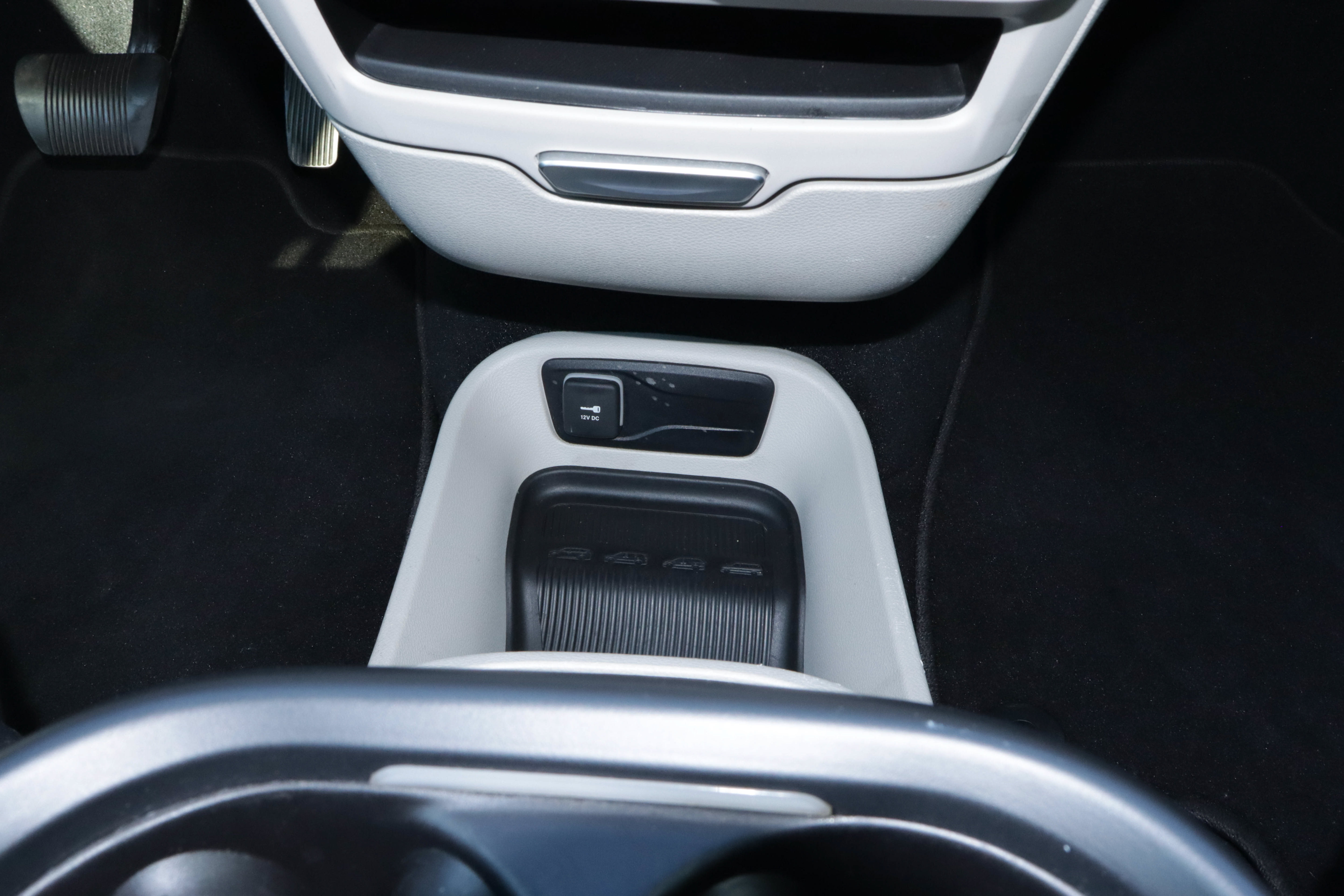 Used 2023 Chrysler Pacifica Touring-L FWD image 23