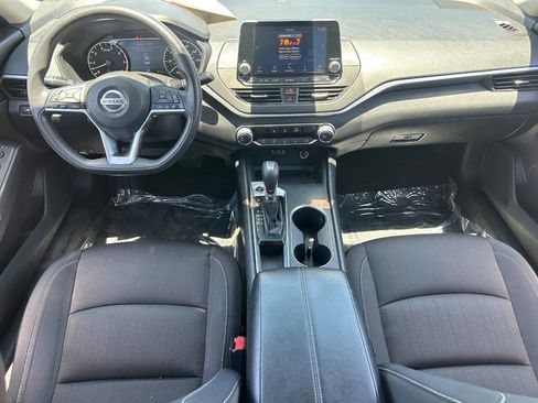 Used 2022 Nissan Altima 2.5 SV FWD image 15
