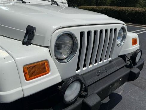 Used 2000 Jeep Wrangler Sahara AWD/4WD image 5