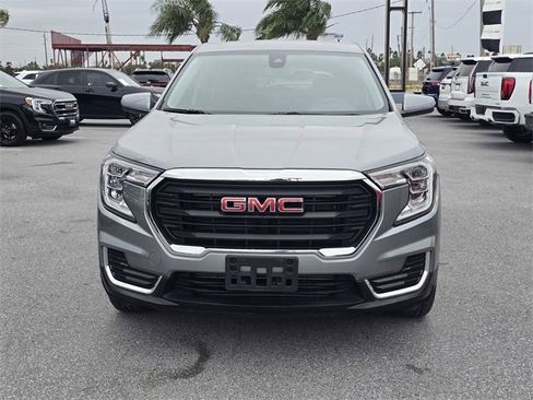 Used 2023 GMC Terrain SLE image 2