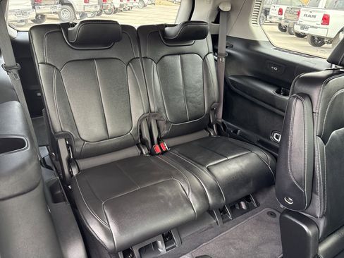 Used 2022 Jeep Grand Cherokee L Limited image 15