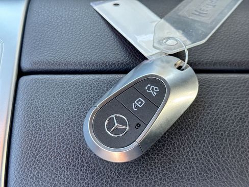 Used 2025 Mercedes-Benz CLE 300 4MATIC Cabriolet image 42