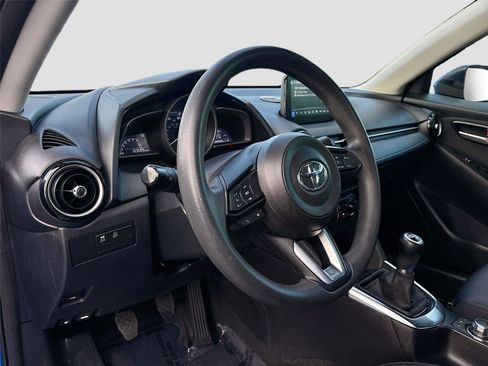 Used 2019 Toyota Yaris LE image 10