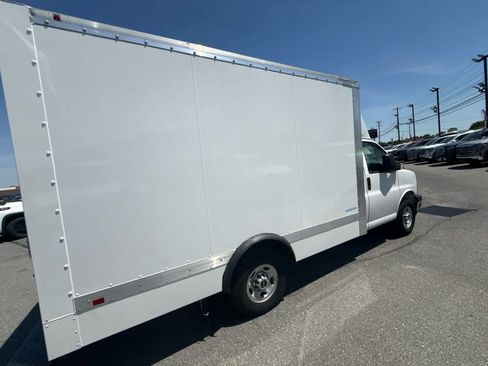 New 2025 GMC Savana 3500 w/ Power Convenience Package RWD image 20
