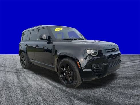Used 2025 Land Rover Defender 110 X-Dynamic SE AWD/4WD image 2