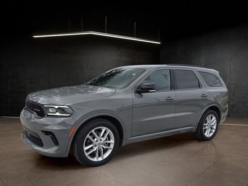Used 2024 Dodge Durango GT RWD image 3