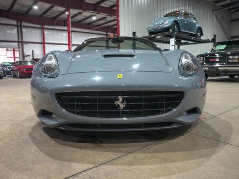 Used 2010 Ferrari California image 13