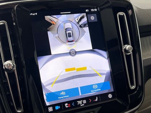 Used 2025 Volvo XC40 B5 Ultra w/ Protection Package Premier image 15