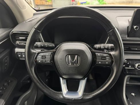 Used 2023 Honda Pilot Touring image 19