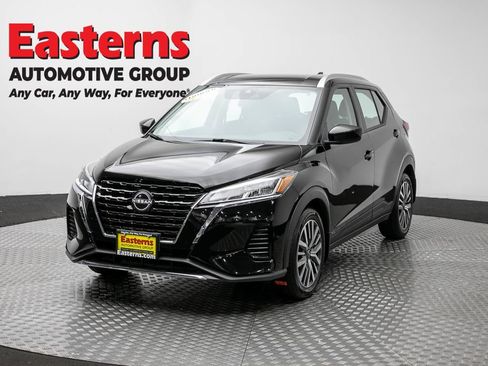 Used 2023 Nissan Kicks SV FWD image 1