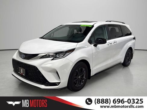 Used 2024 Toyota Sienna XSE AWD/4WD image 1