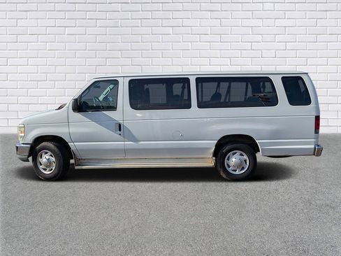 Used 2010 Ford E-350 and Econoline 350 Extended Wagon Super Duty image 2
