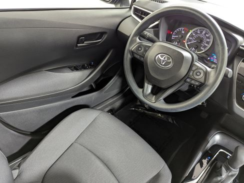 Used 2022 Toyota Corolla LE image 9