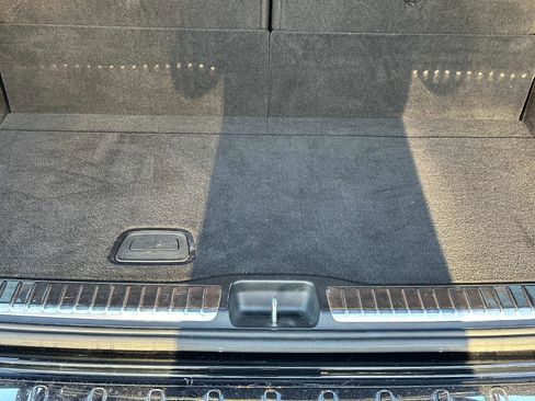 Used 2021 Mercedes-Benz GLS 450 4MATIC image 12