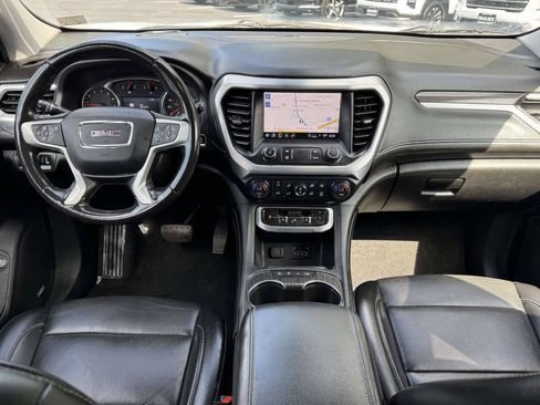 Used 2021 GMC Acadia SLT FWD image 3