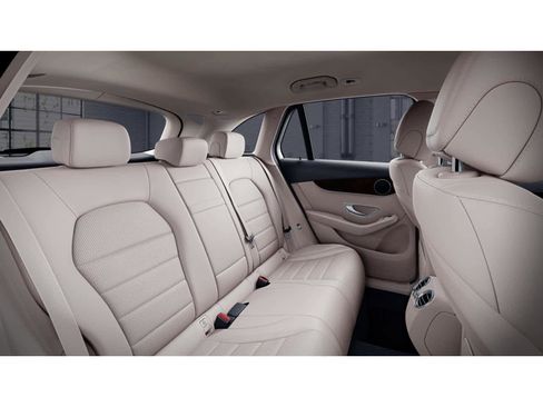 Used 2017 Mercedes-Benz GLC 300 image 4