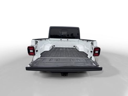 Used 2020 Jeep Gladiator Overland image 17