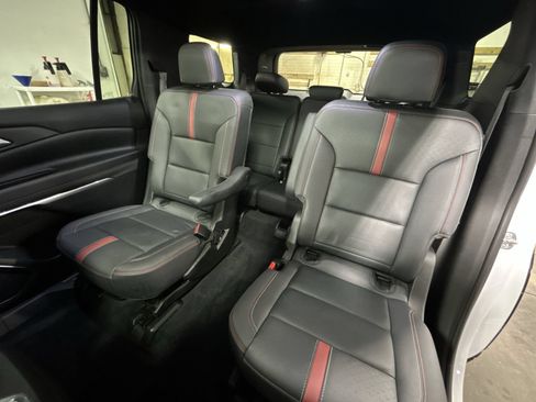 Certified 2024 Chevrolet Traverse RS w/ LPO, Floor Liner Package AWD/4WD image 27