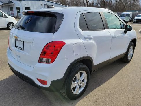 Used 2020 Chevrolet Trax LS w/ Tint and Cruise Package AWD/4WD image 15