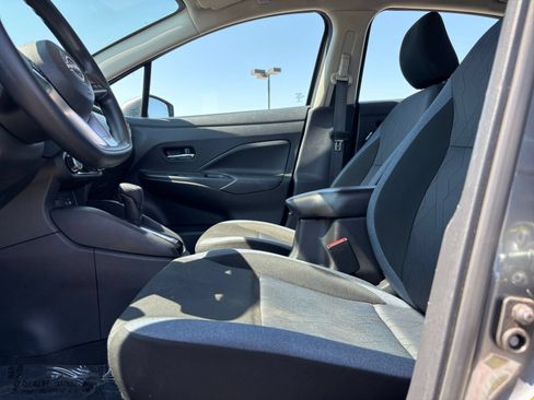 Used 2025 Nissan Versa SV FWD image 24