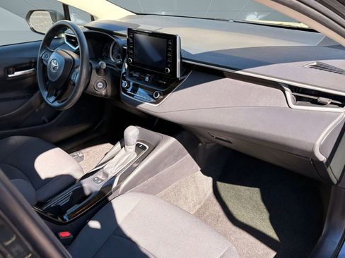 Used 2020 Toyota Corolla LE image 25