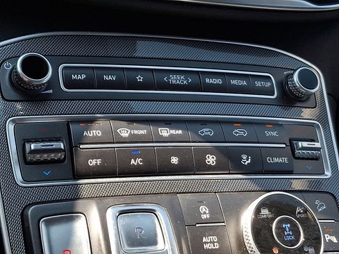 Certified 2023 Hyundai Santa Fe Limited AWD/4WD image 17