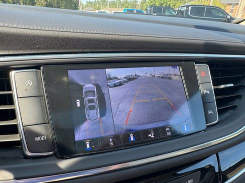 Used 2023 Buick Enclave Avenir w/ Avenir Technology Package image 31