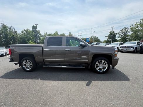 Used 2015 Chevrolet Silverado 1500 High Country w/ High Country Premium Package AWD/4WD image 2