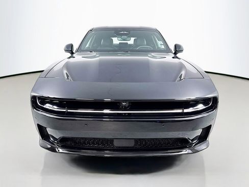 Used 2025 Dodge Charger Daytona R/T w/ Plus Group AWD/4WD image 2