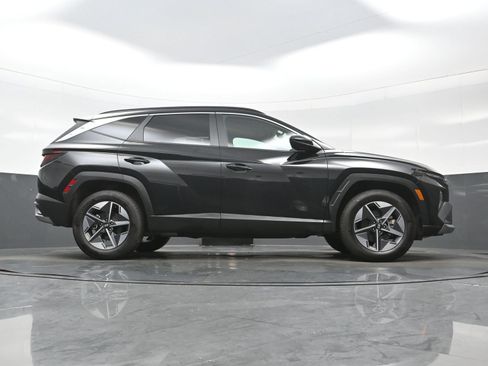 Certified 2025 Hyundai Tucson SEL AWD/4WD image 32
