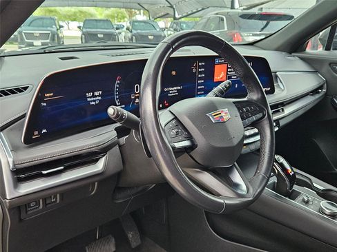 Used 2024 Cadillac XT4 Premium Luxury FWD image 8