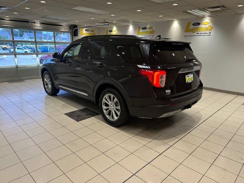 Used 2021 Ford Explorer XLT w/ Equipment Group 202A AWD/4WD image 24