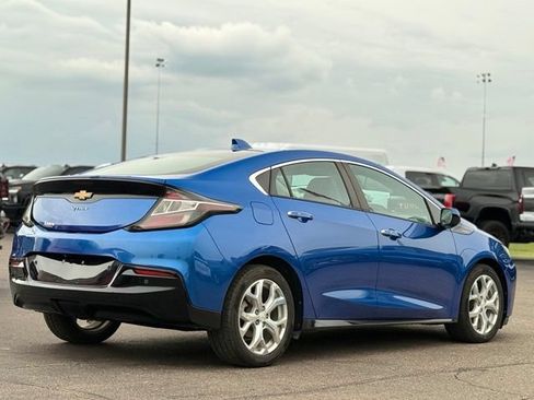 Used 2018 Chevrolet Volt Premier w/ Driver Confidence Package FWD image 40