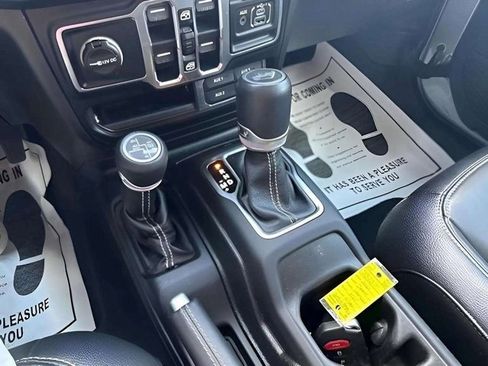 Used 2021 Jeep Wrangler Unlimited Sahara w/ Safety Group image 9