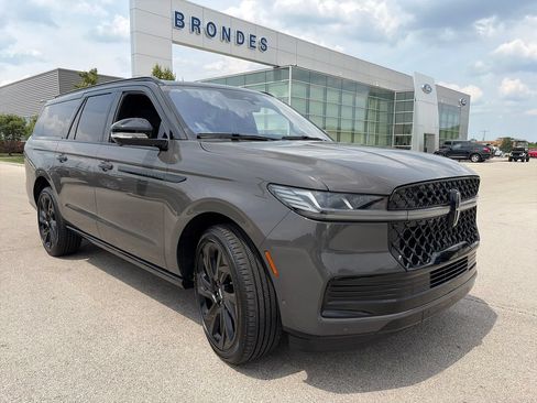 Used 2025 Lincoln Navigator L Black Label AWD/4WD image 1