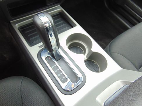 Used 2010 Ford Edge SEL image 18