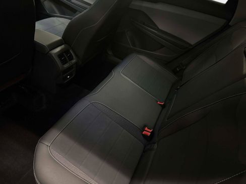 Certified 2024 Volkswagen Taos SE image 10