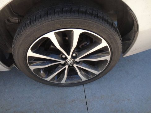 Used 2019 Toyota Corolla SE FWD image 19