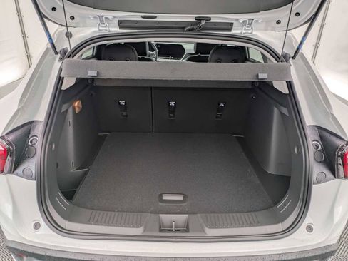 New 2026 Chevrolet Trax LT FWD image 33