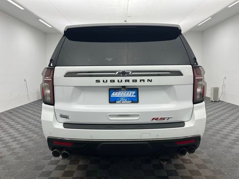 Used 2022 Chevrolet Suburban RST w/ Sport Performance Package image 8