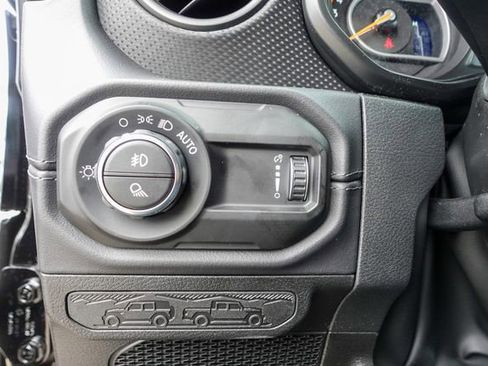 New 2025 Jeep Gladiator Rubicon image 18