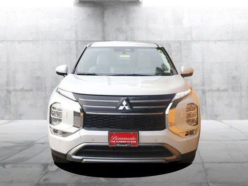 Used 2025 Mitsubishi Outlander AWD image 4