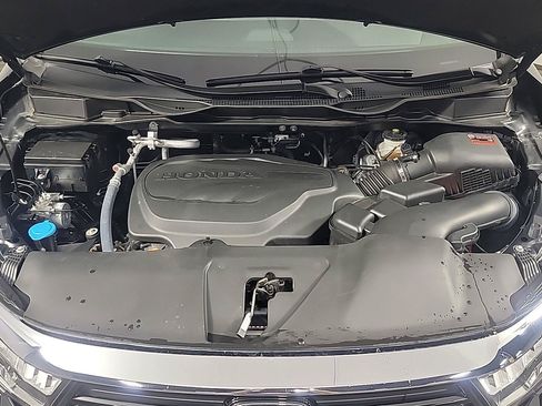 Certified 2024 Honda Odyssey EX-L image 13