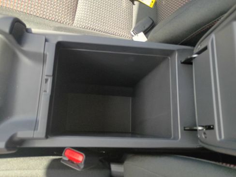 New 2026 Nissan Sentra SR w/ Floor Mat Package FWD image 27